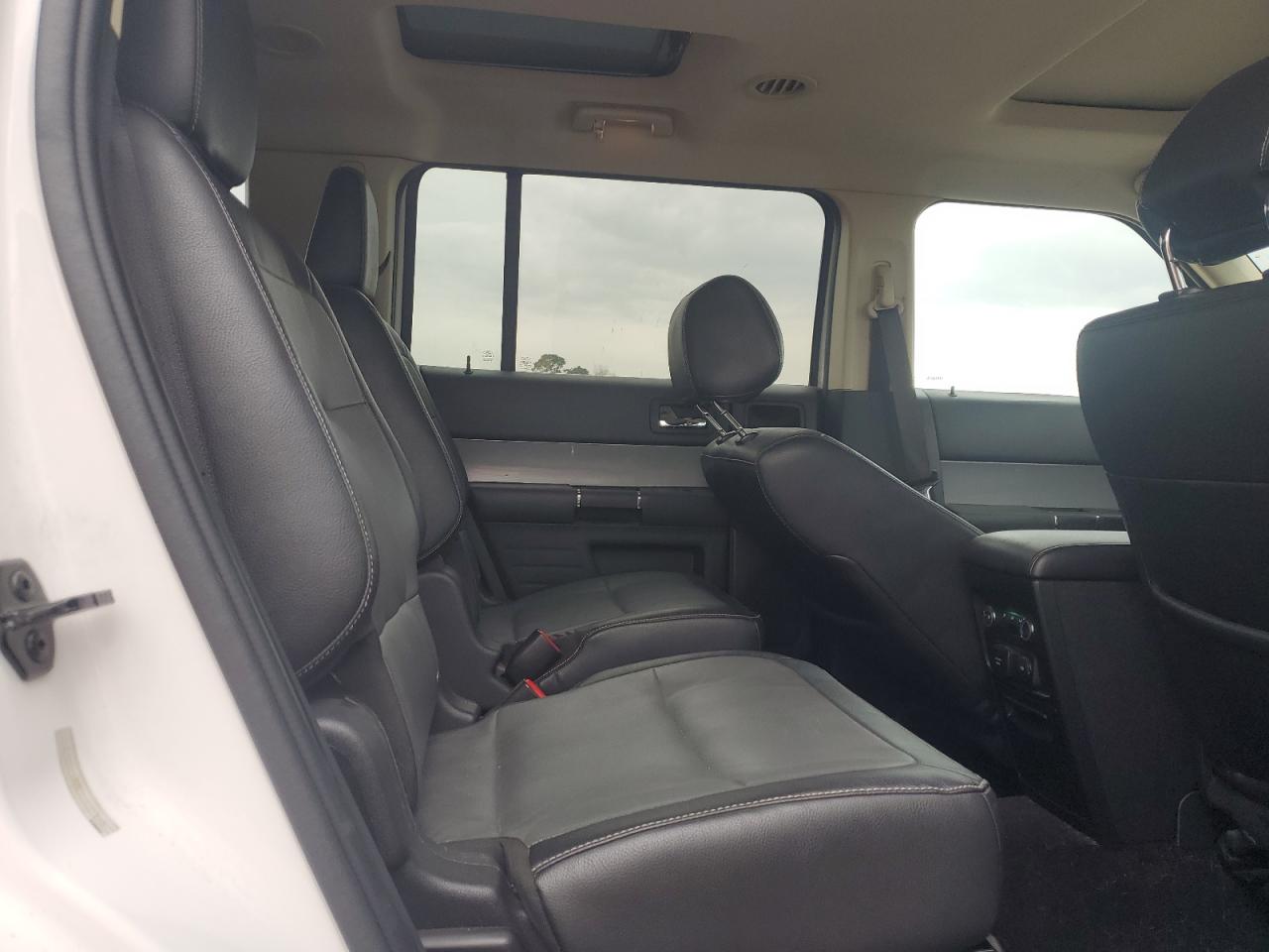2014 Ford Flex - Image 11