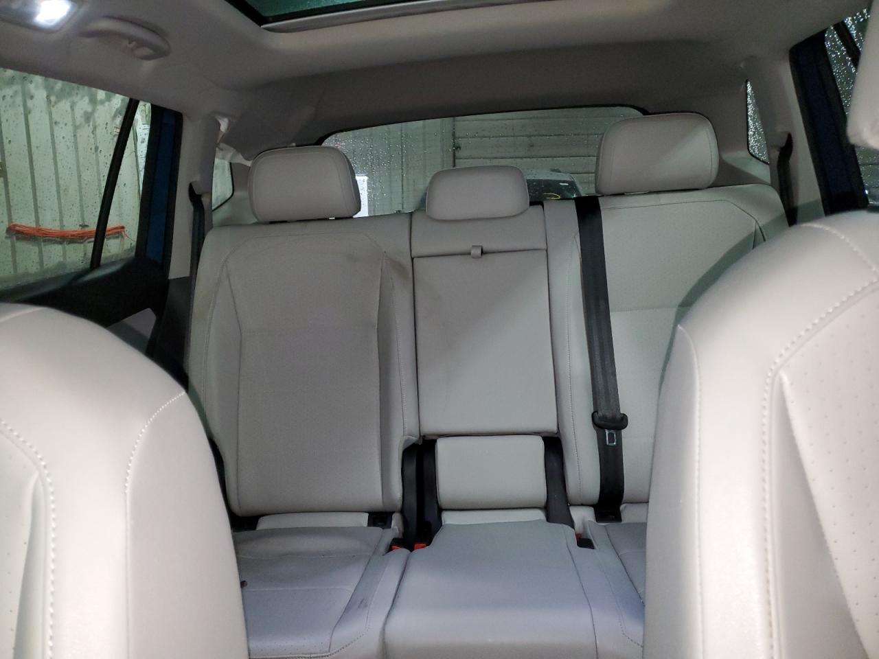 2018 Volkswagen Tiguan - Image 10