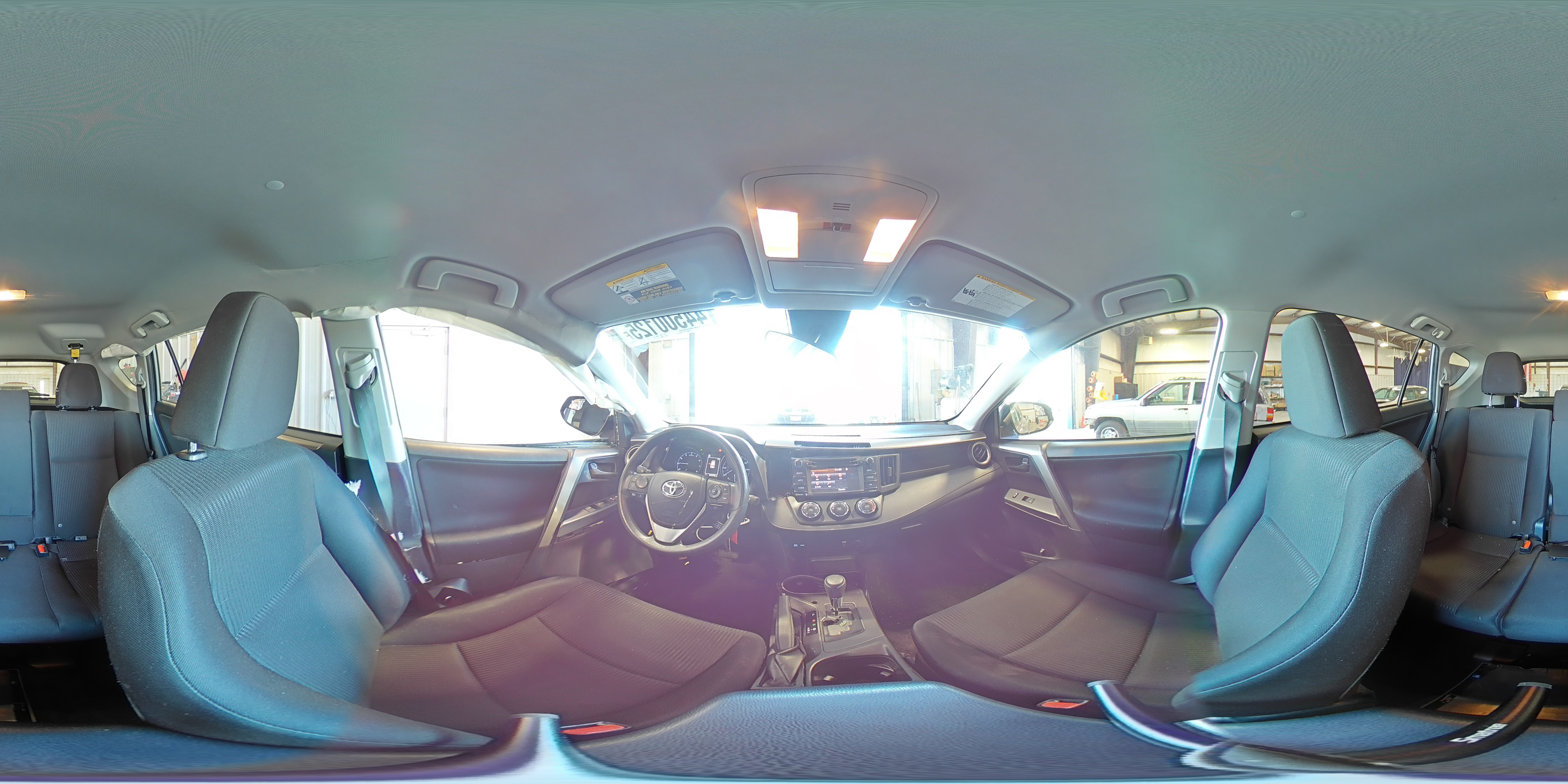 2018 Toyota RAV 4 - Image 15