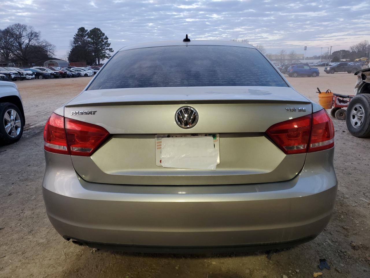 2014 Volkswagen Passat - Image 6
