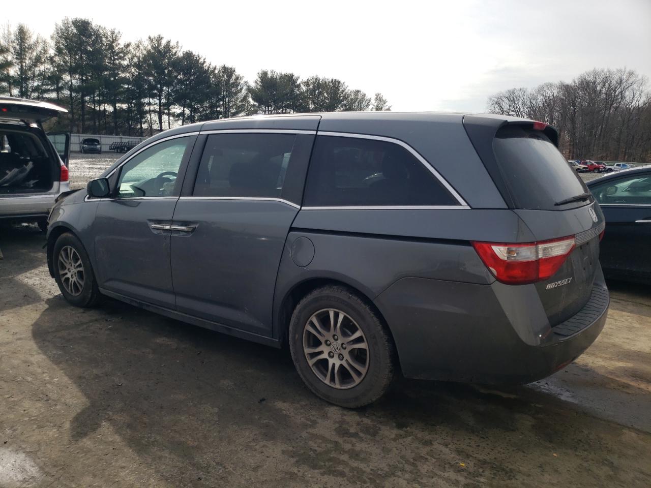 2011 Honda Odyssey - Image 2