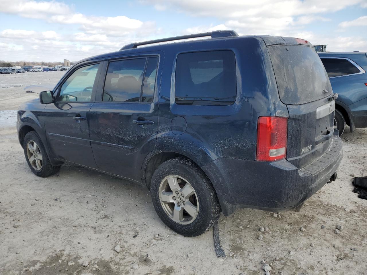 2011 Honda Pilot - Image 2