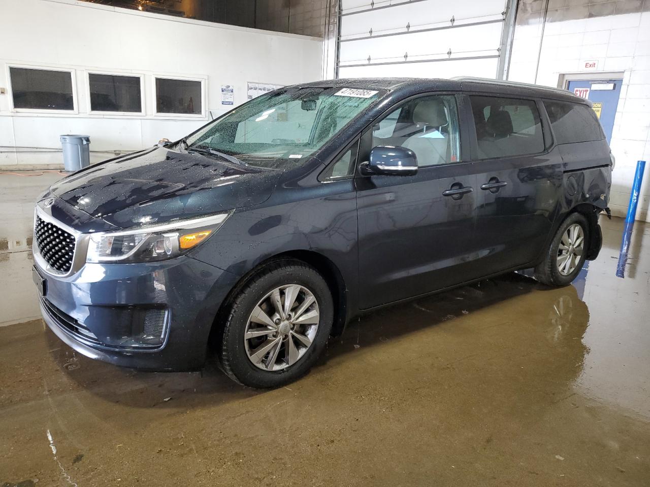 2016 Kia Sedona - Image 1