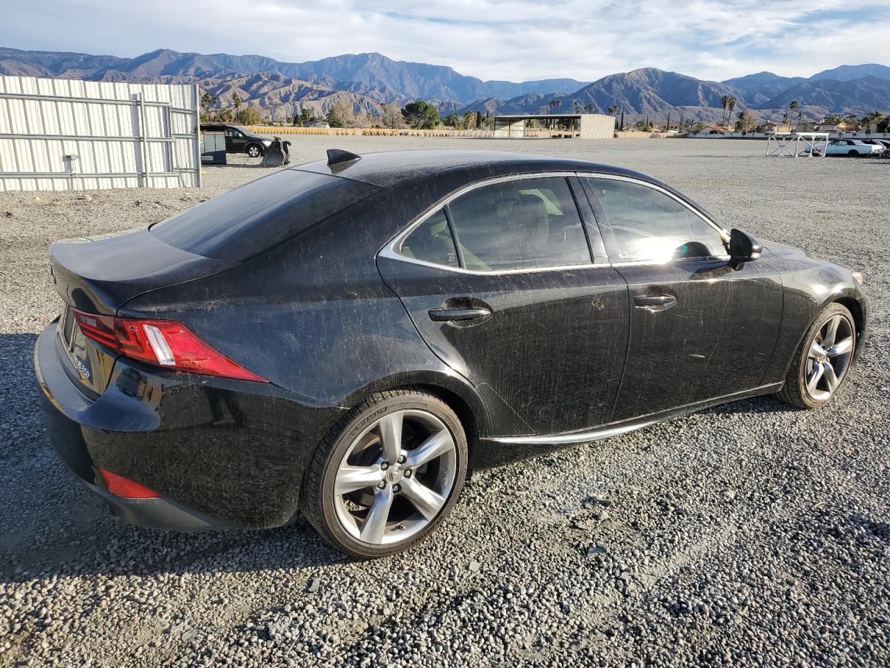 2015 Lexus IS - Image 3