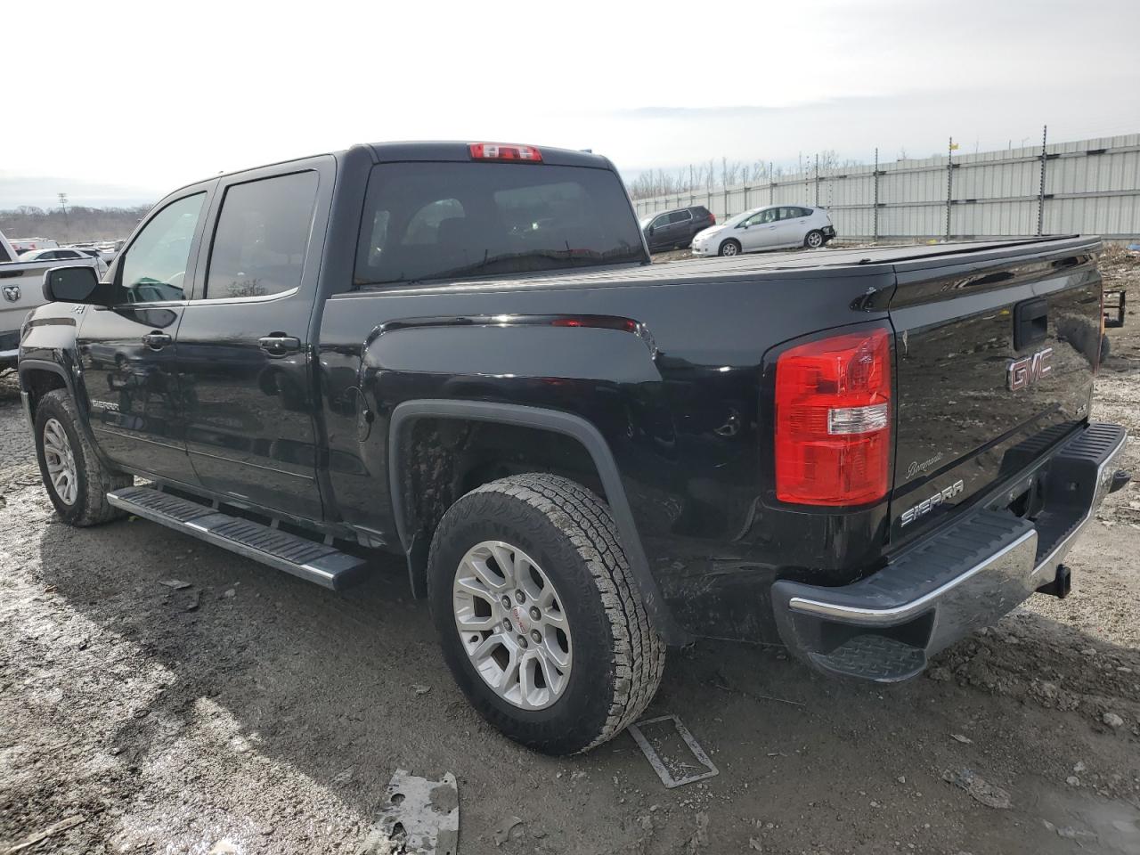 2017 GMC Sierra - Image 2