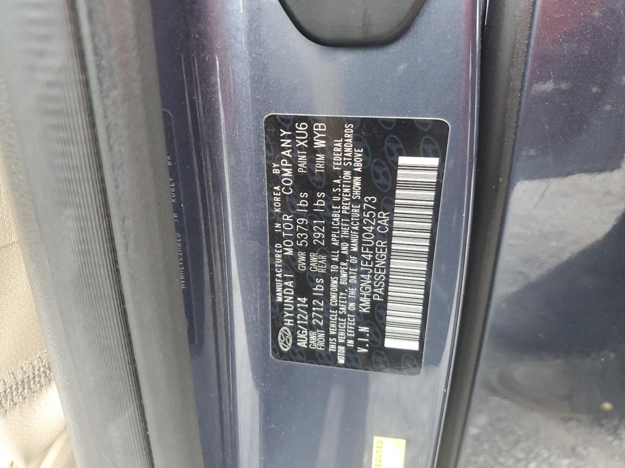 2015 Hyundai Genesis - Image 12