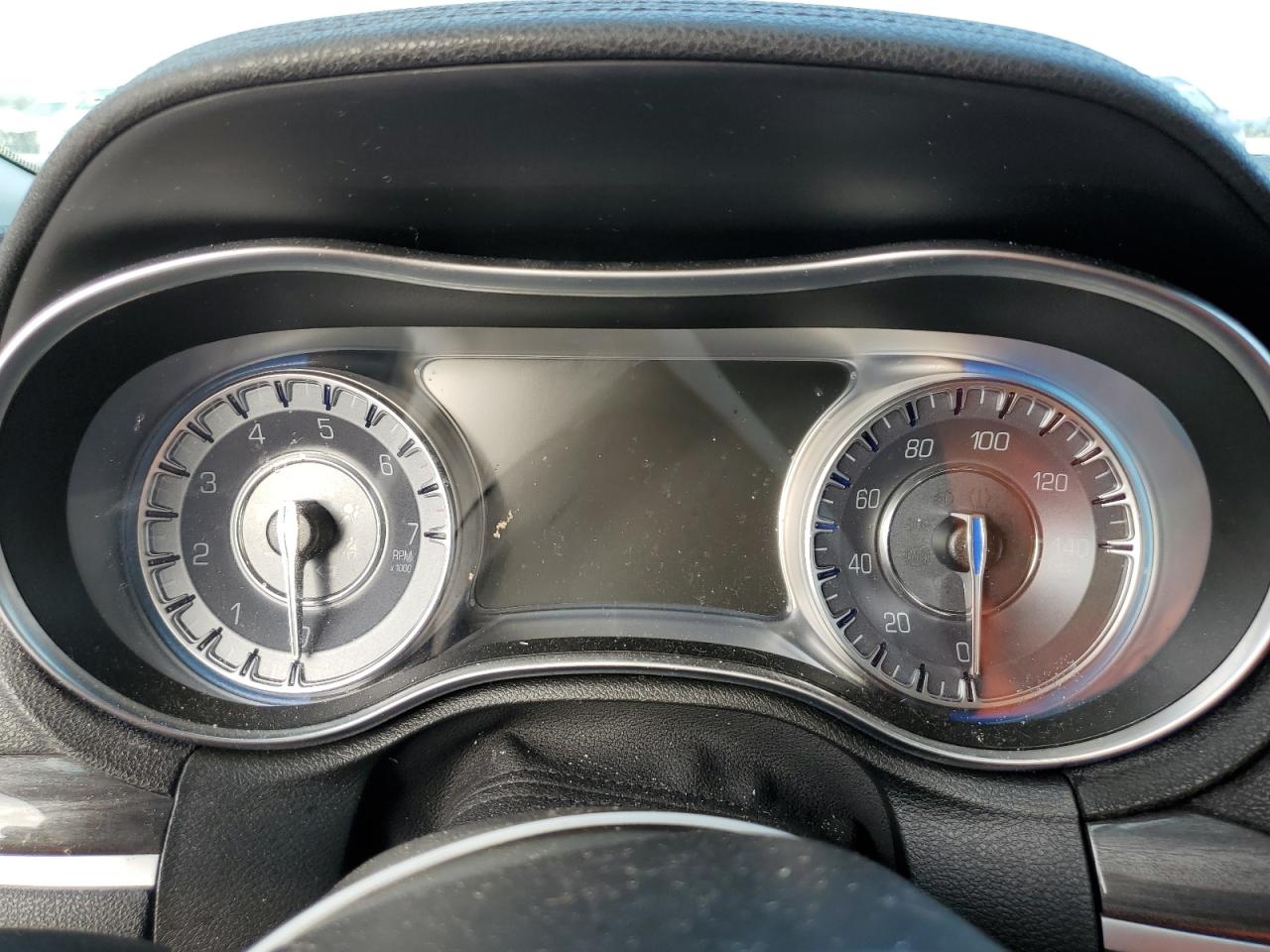 2020 Chrysler 300 - Image 9