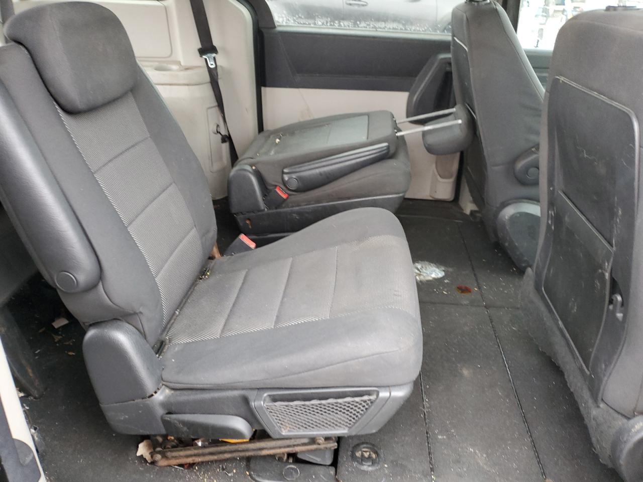 2008 Dodge Caravan - Image 11