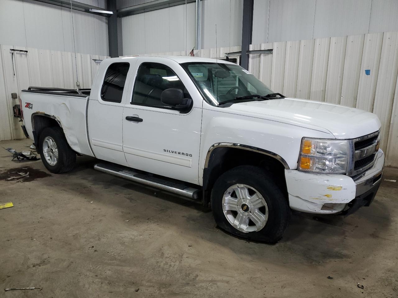 2011 Chevrolet Silverado - Image 4