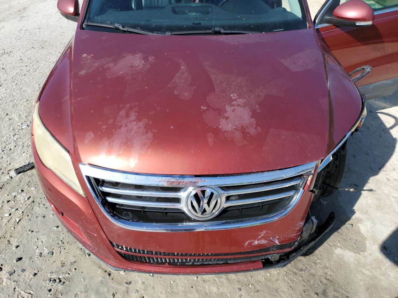2010 Volkswagen Tiguan - Image 12