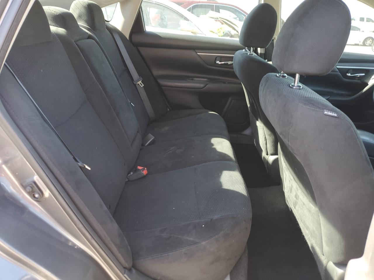 2015 Nissan Altima - Image 10