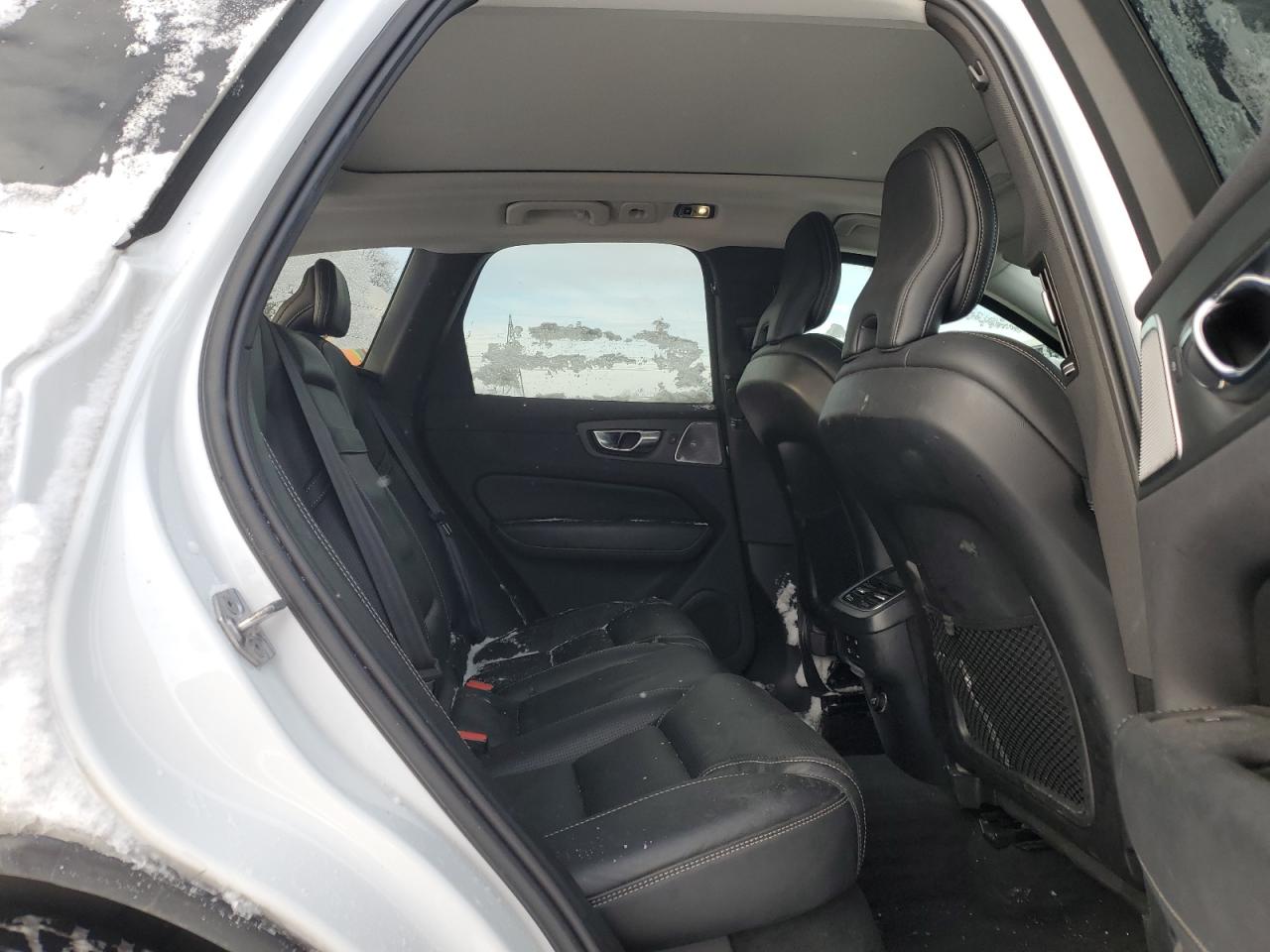 2020 Volvo XC60 - Image 11
