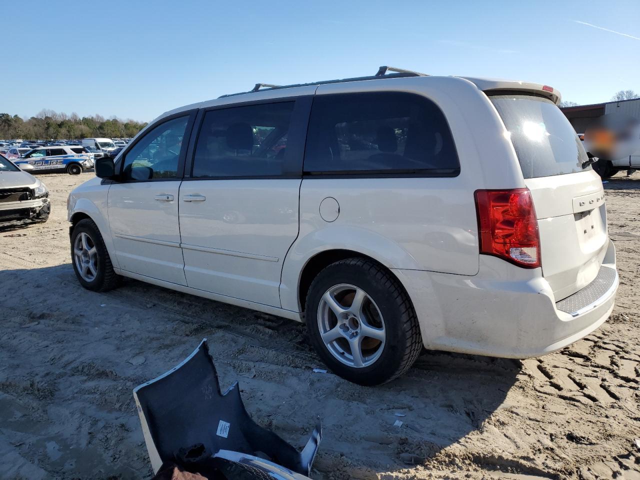 2013 Dodge Caravan - Image 2