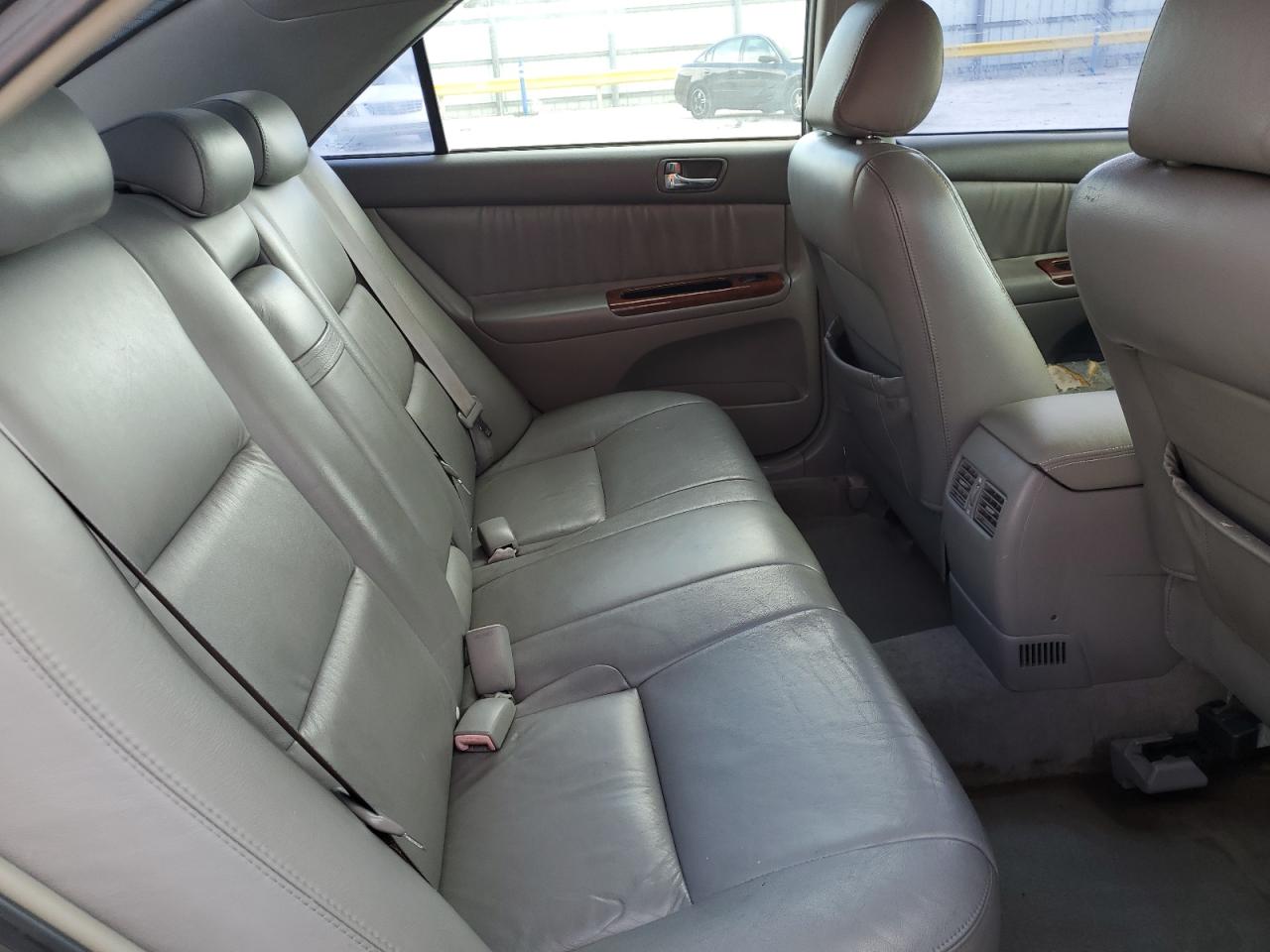 2005 Toyota Camry - Image 10