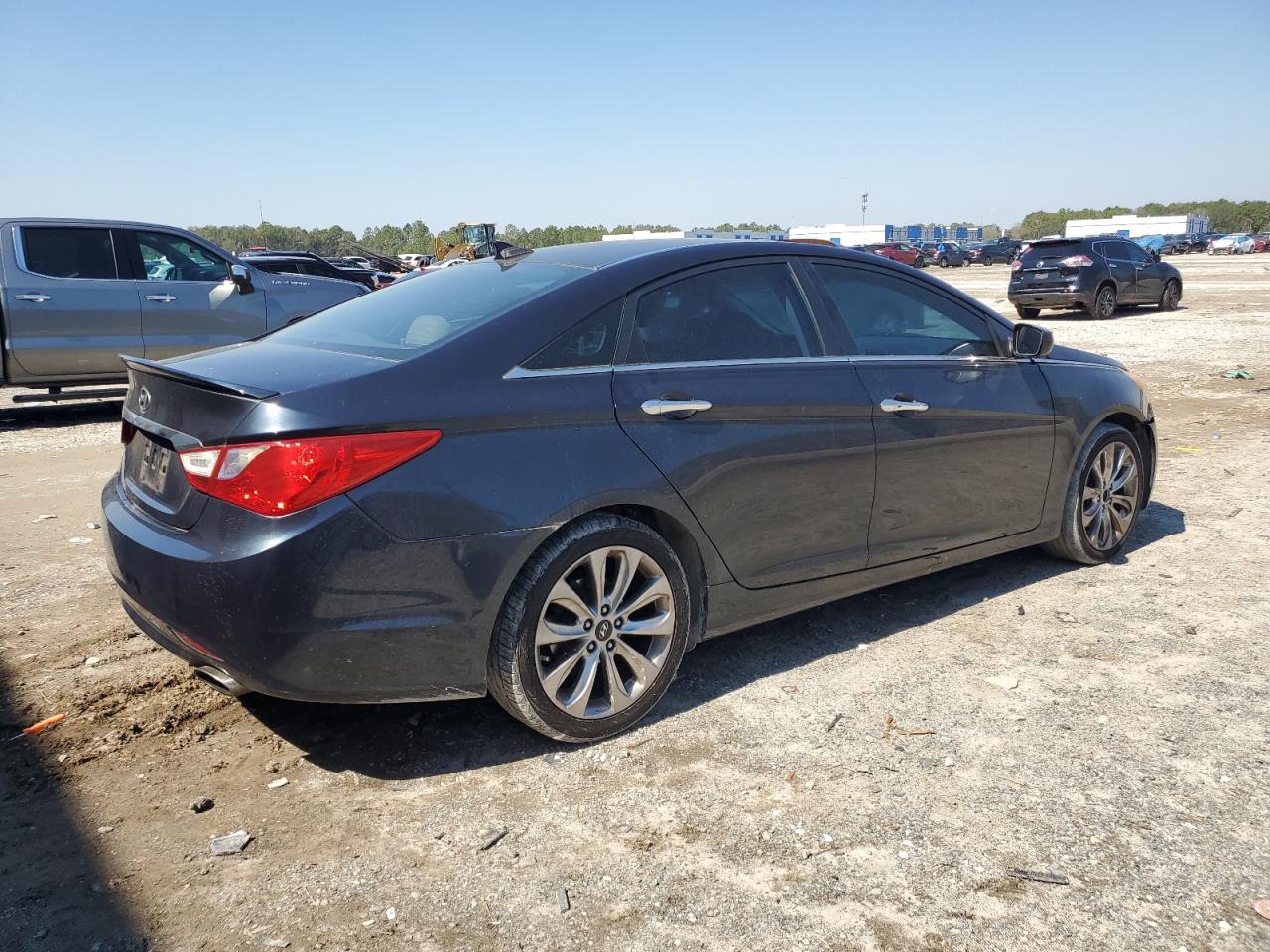 2013 Hyundai Sonata - Image 3