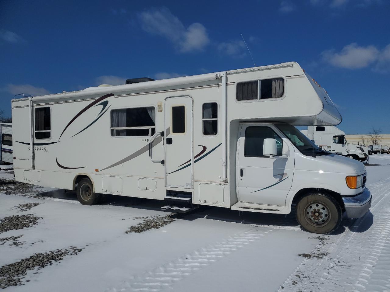 2004 Ford Econoline E450 Super Duty Cutaway Van за продажба в Louisville, KY - Top/Roof