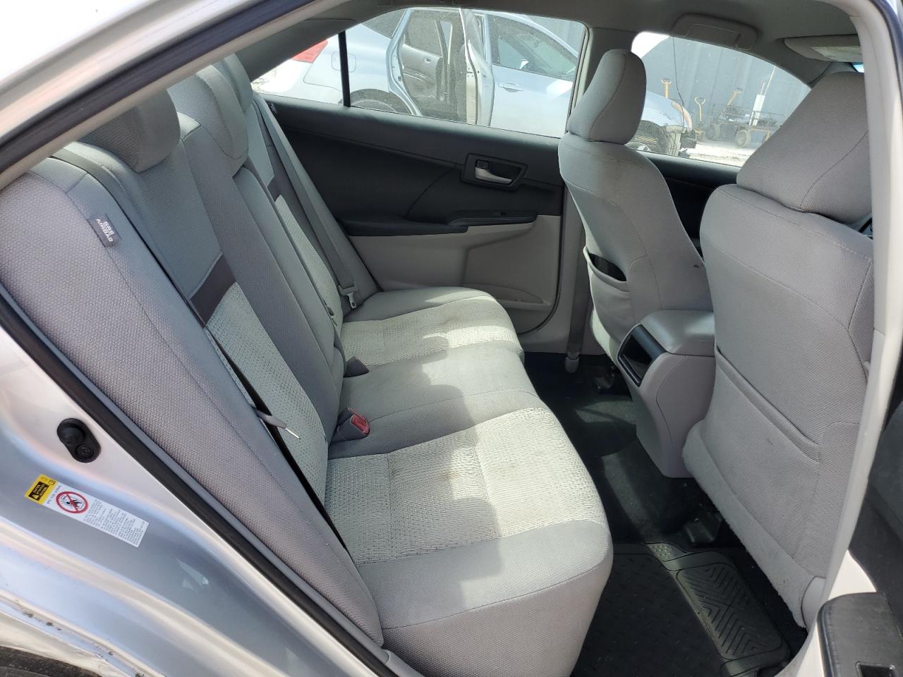 2014 Toyota Camry - Image 11