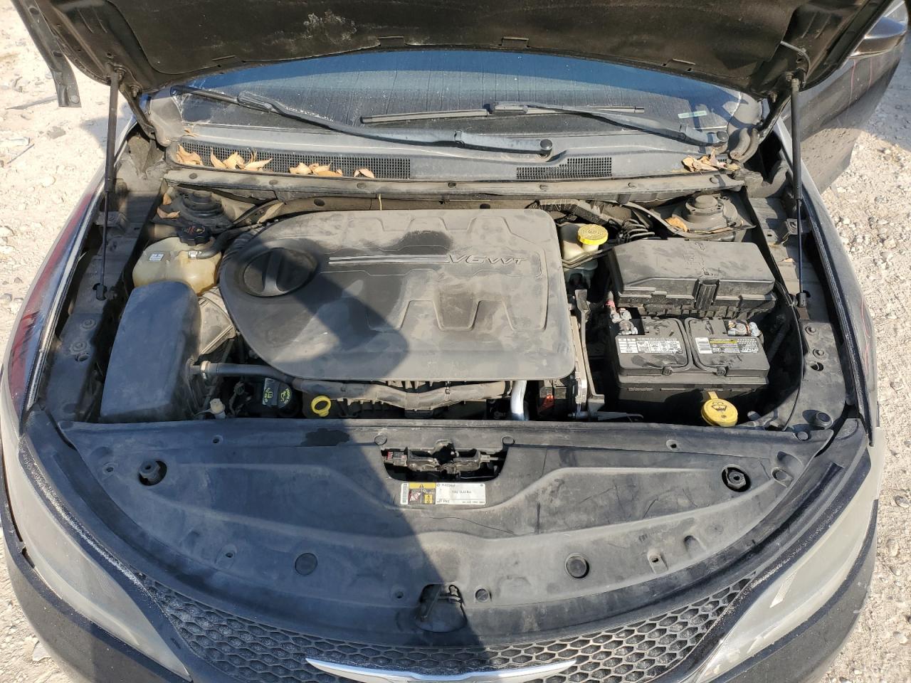 2015 Chrysler 200 - Image 11