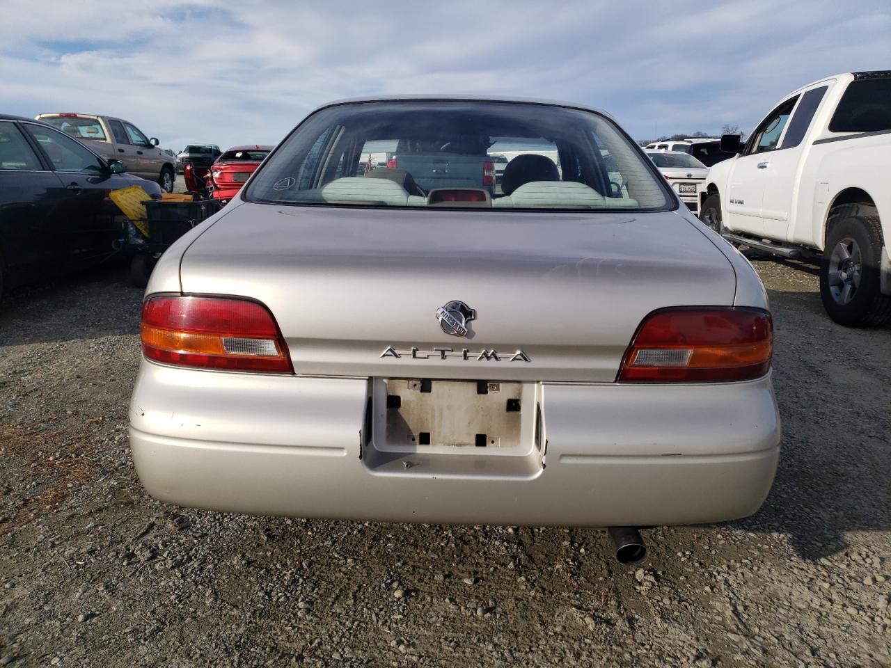 1993 Nissan Altima Xe VIN: 1N4BU31F9PC197007 Lot: 45991865