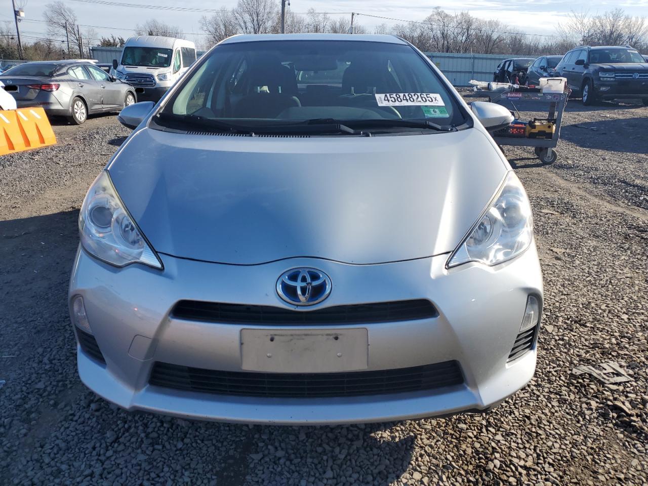 2014 Toyota Prius - Image 5