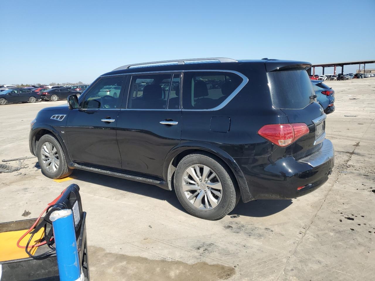 2017 Infiniti QX80 - Image 2