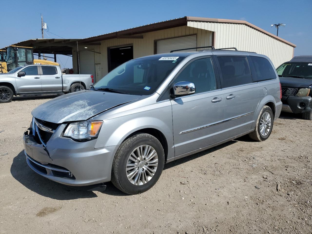 2015 Chrysler Town & Country - Image 1