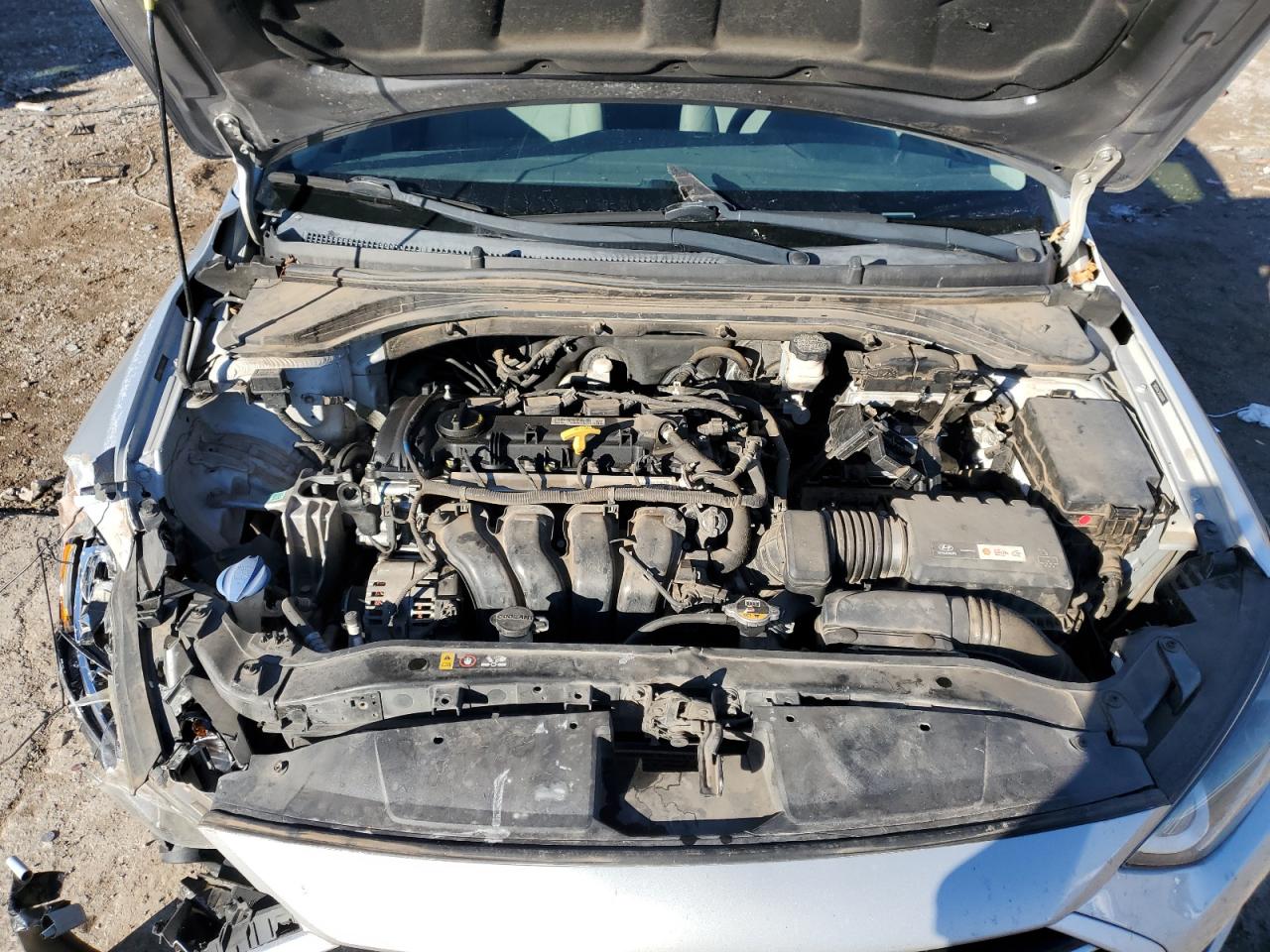 2017 Hyundai Elantra - Image 12