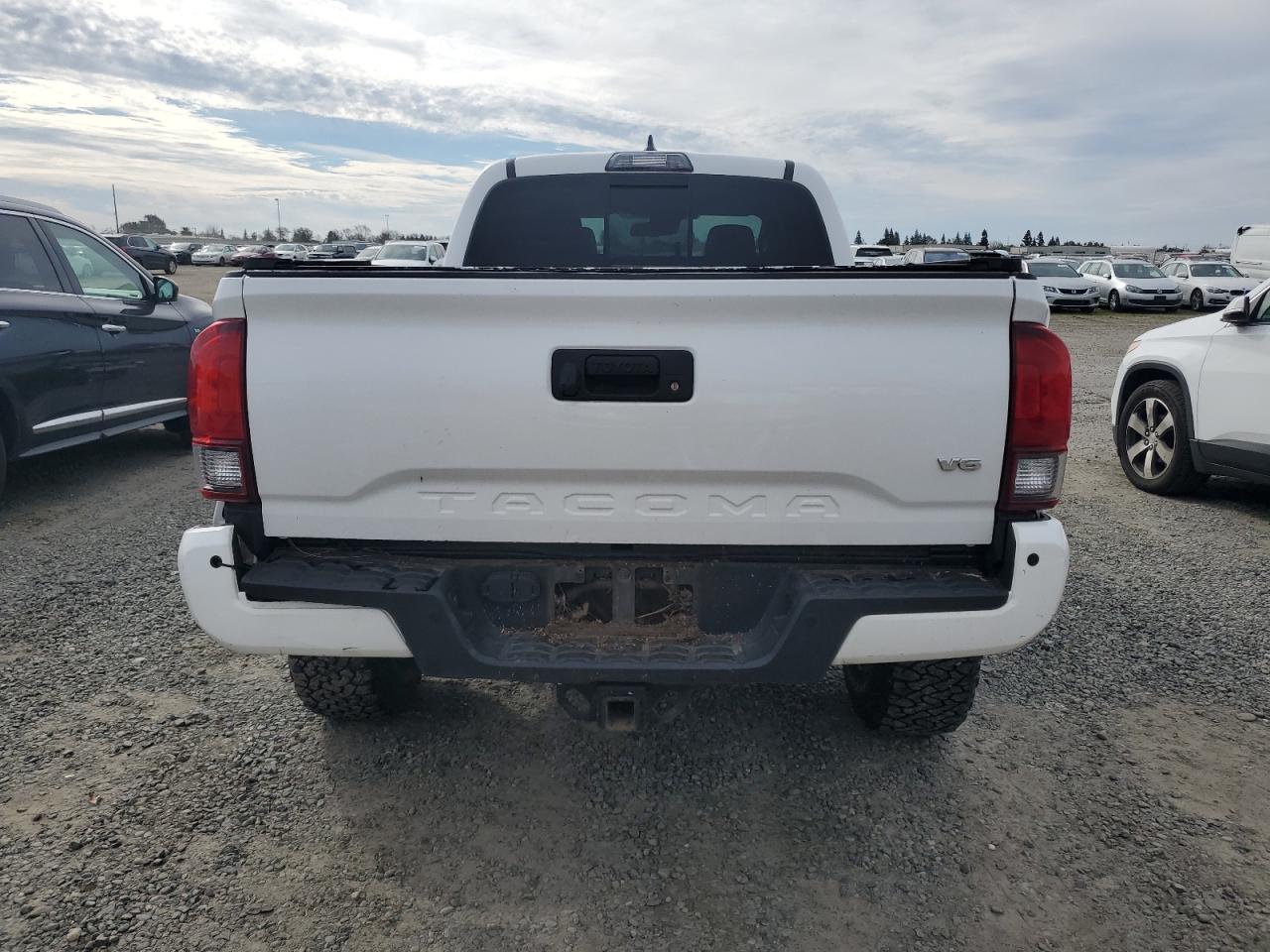2018 Toyota Tacoma - Image 6