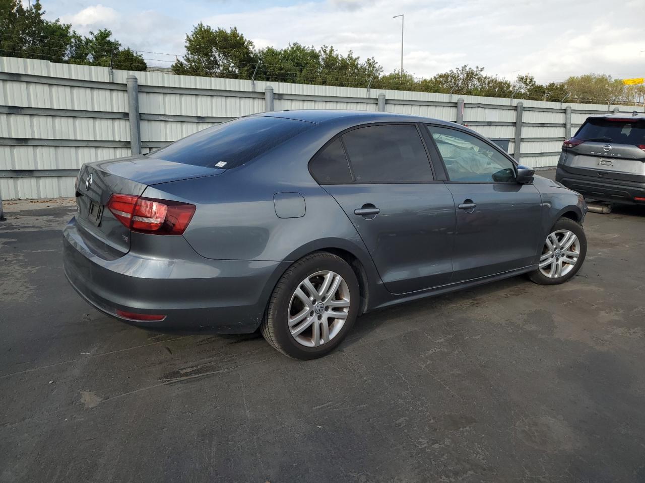 2018 Volkswagen Jetta - Image 3