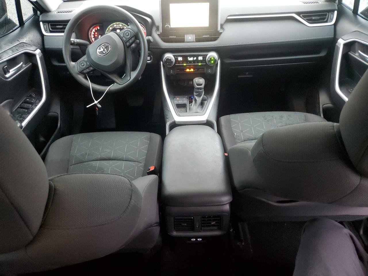 2024 Toyota RAV 4 - Image 8