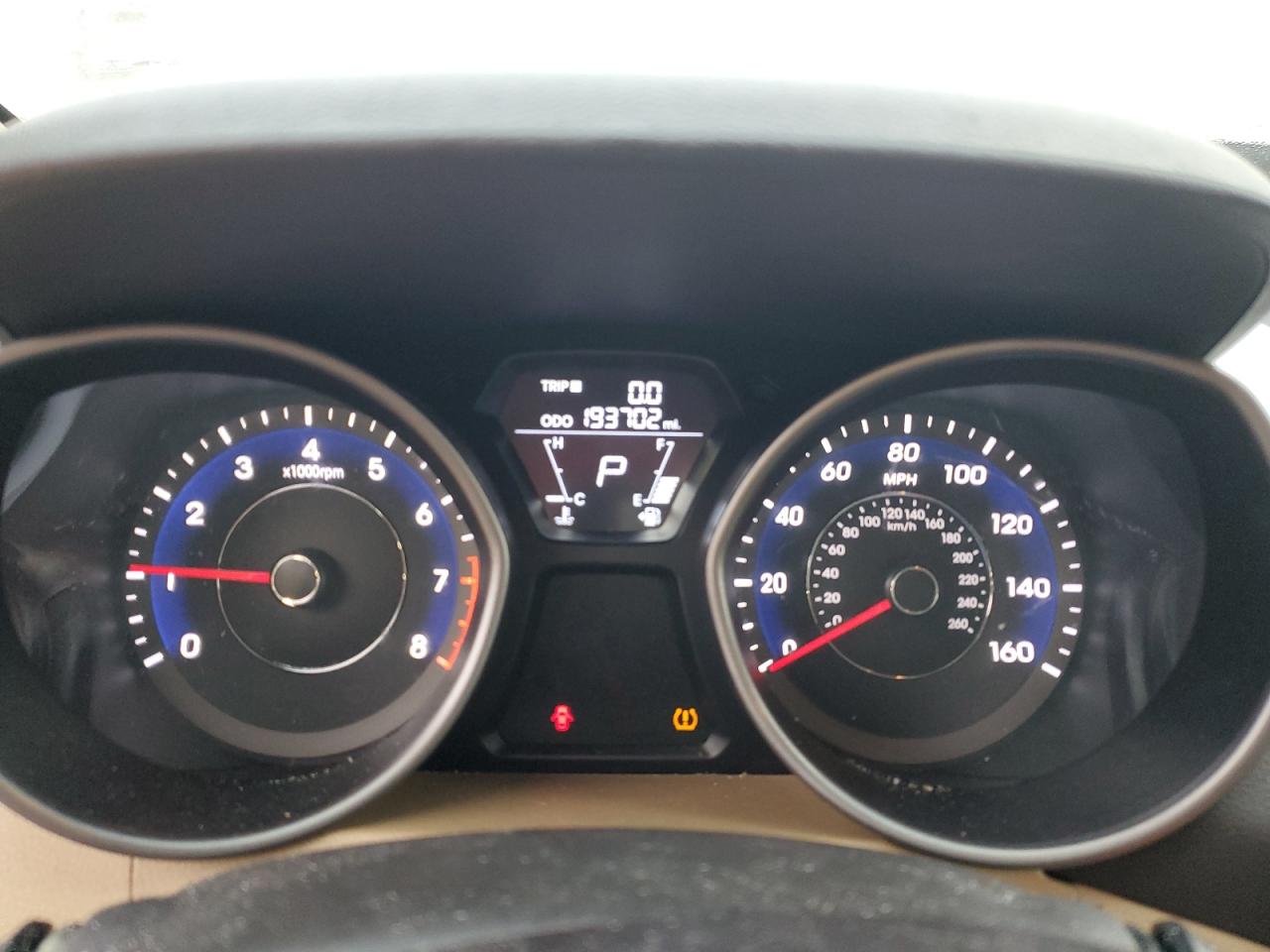 2013 Hyundai Elantra - Image 9