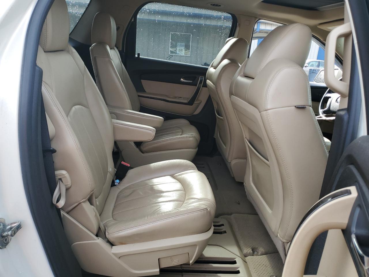 2011 GMC Acadia - Image 11
