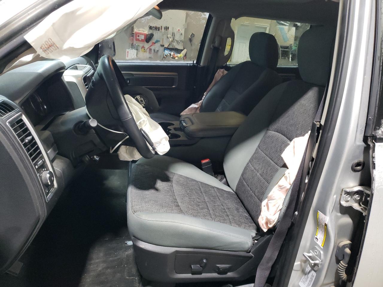 2015 RAM 1500 - Image 7