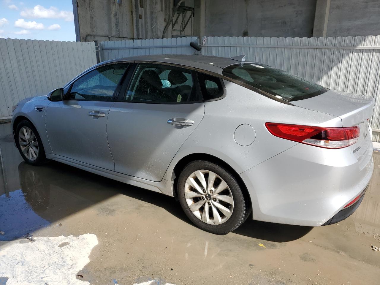 2016 Kia Optima - Image 2