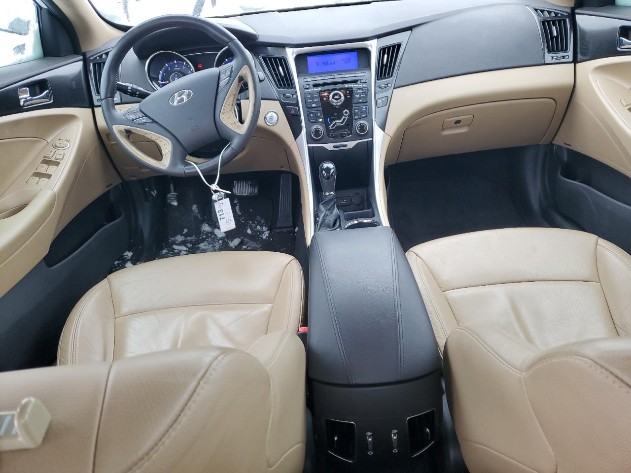 2011 Hyundai Sonata - Image 8