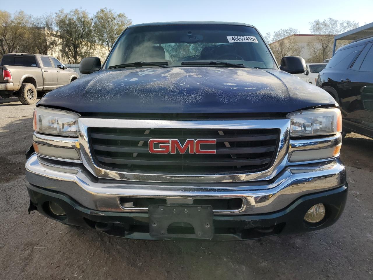 2004 GMC Sierra - Image 5