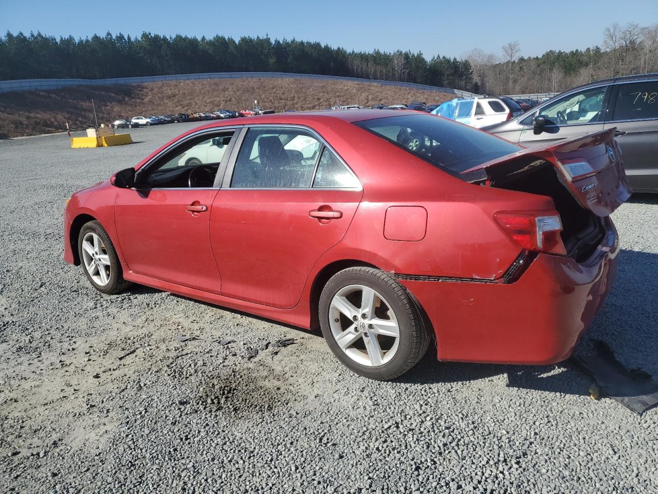 2014 Toyota Camry - Image 2