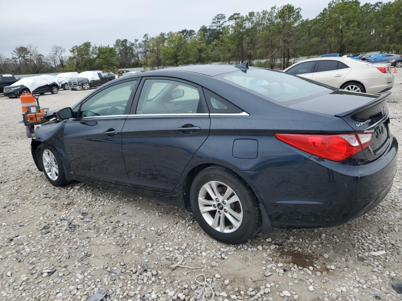 2013 Hyundai Sonata - Image 2