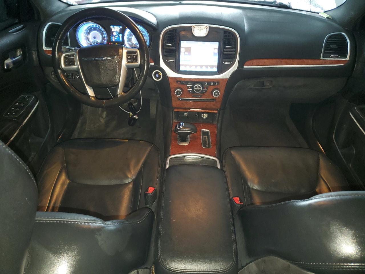 2013 Chrysler 300 - Image 8