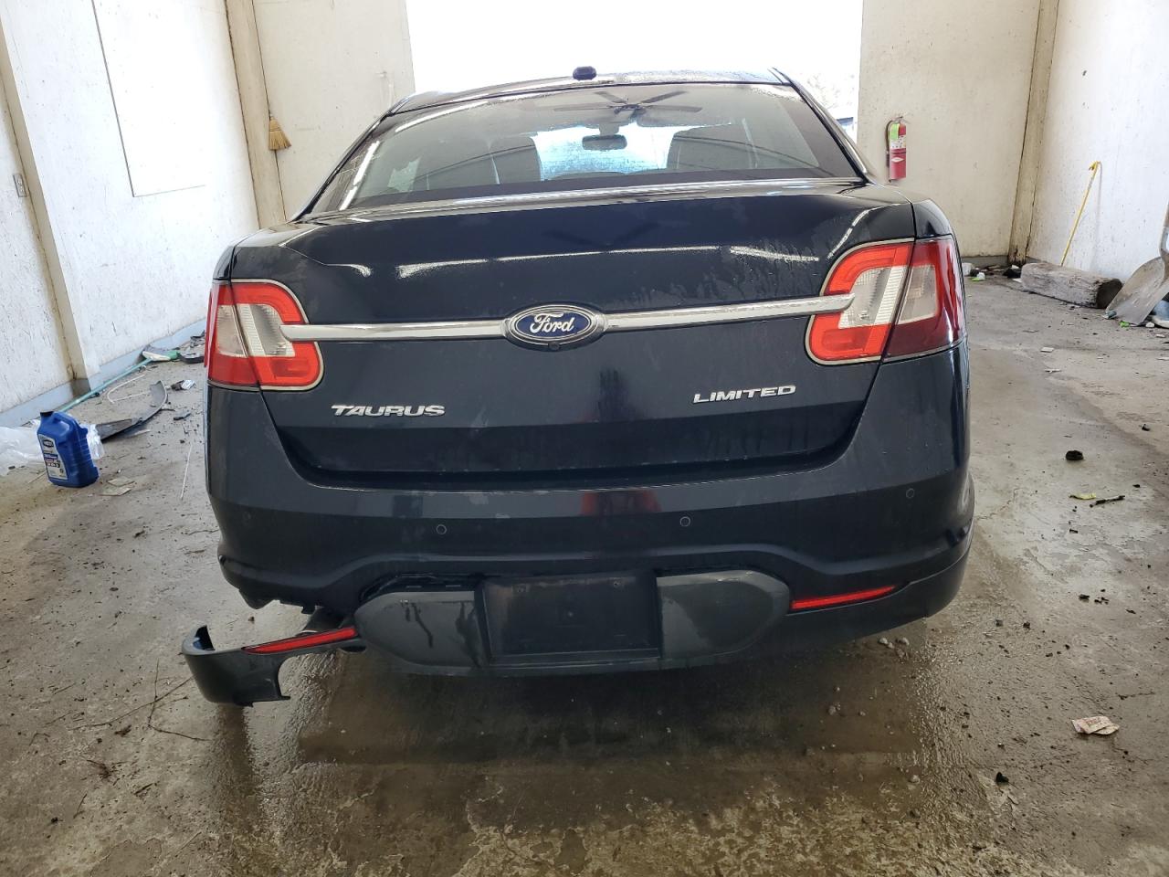 2011 Ford Taurus - Image 6