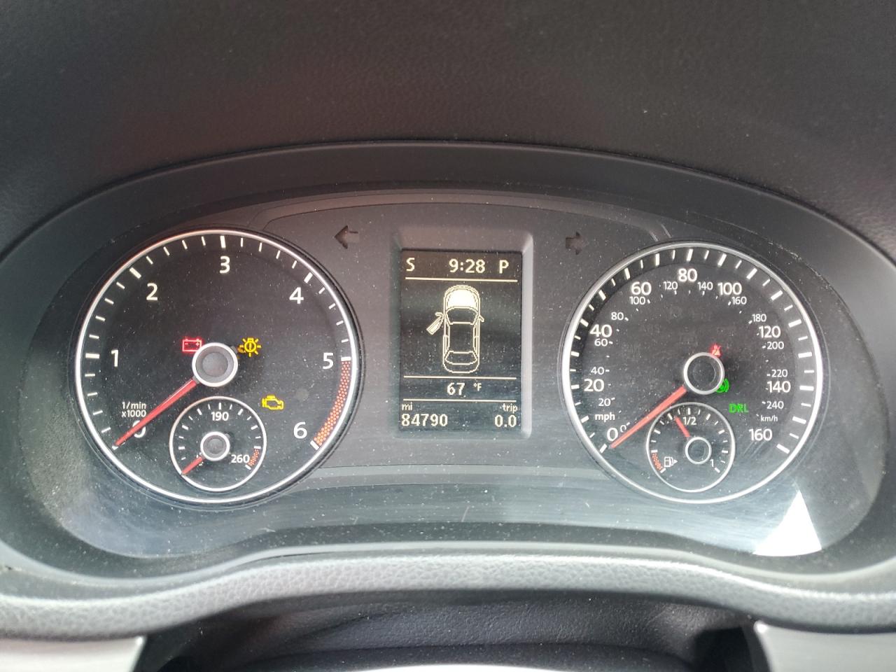 2015 Volkswagen Passat - Image 9