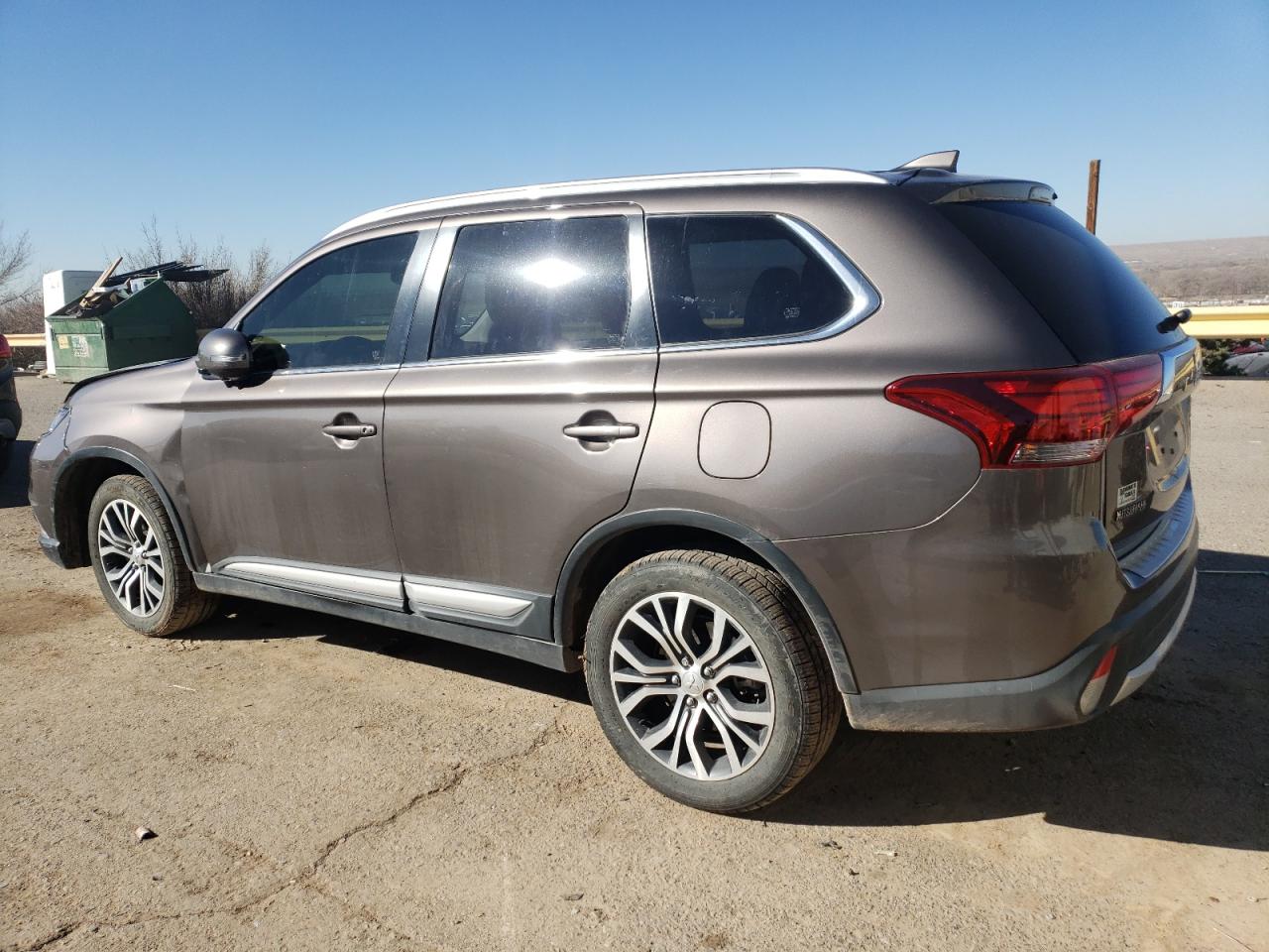 2018 Mitsubishi Outlander - Image 2