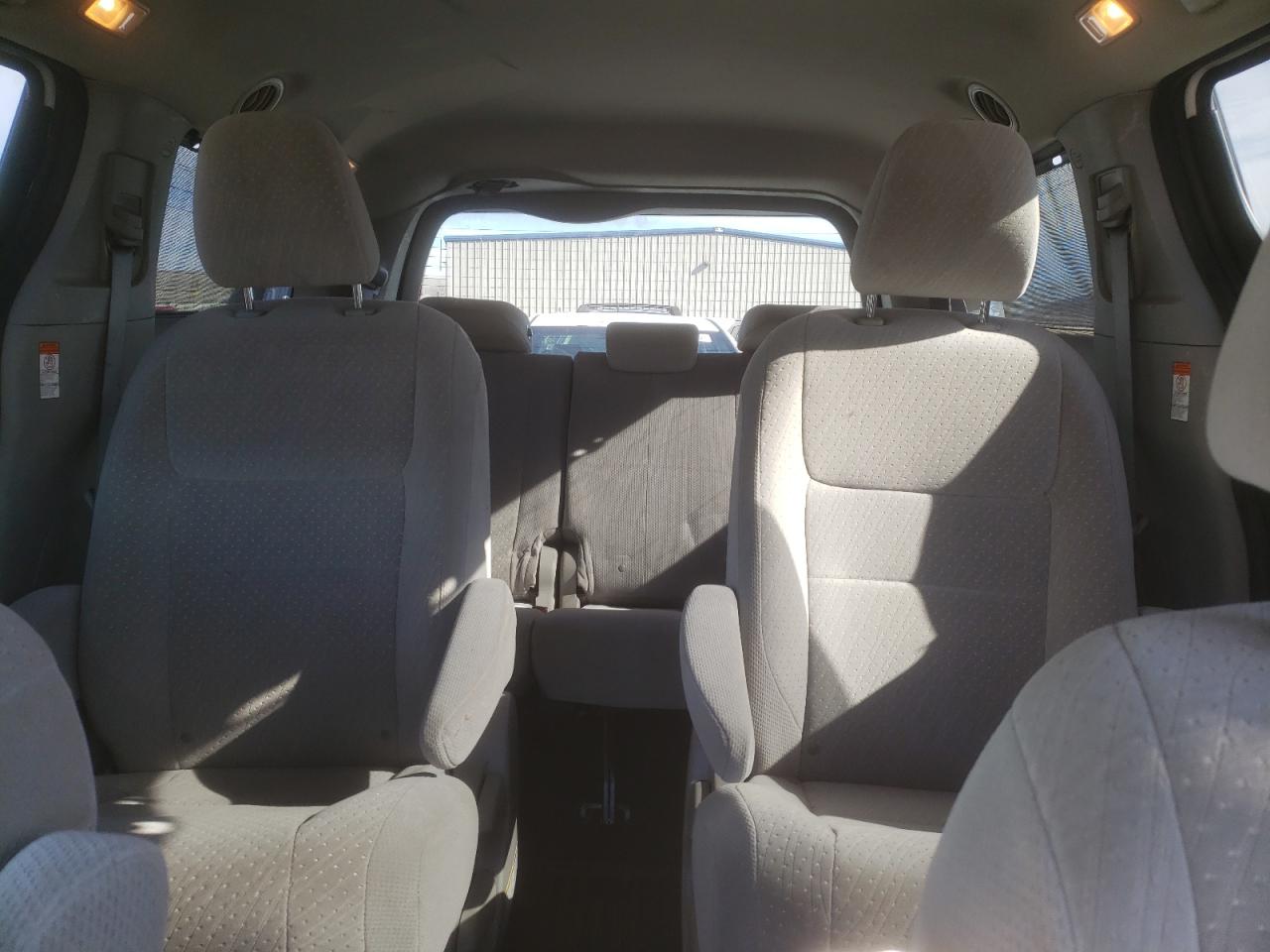 2020 Toyota Sienna - Image 10