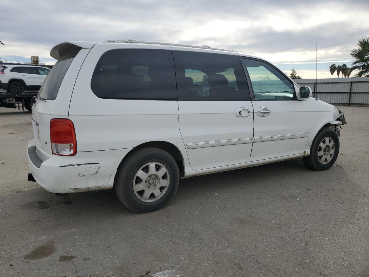 2002 Kia Sedona - Image 3