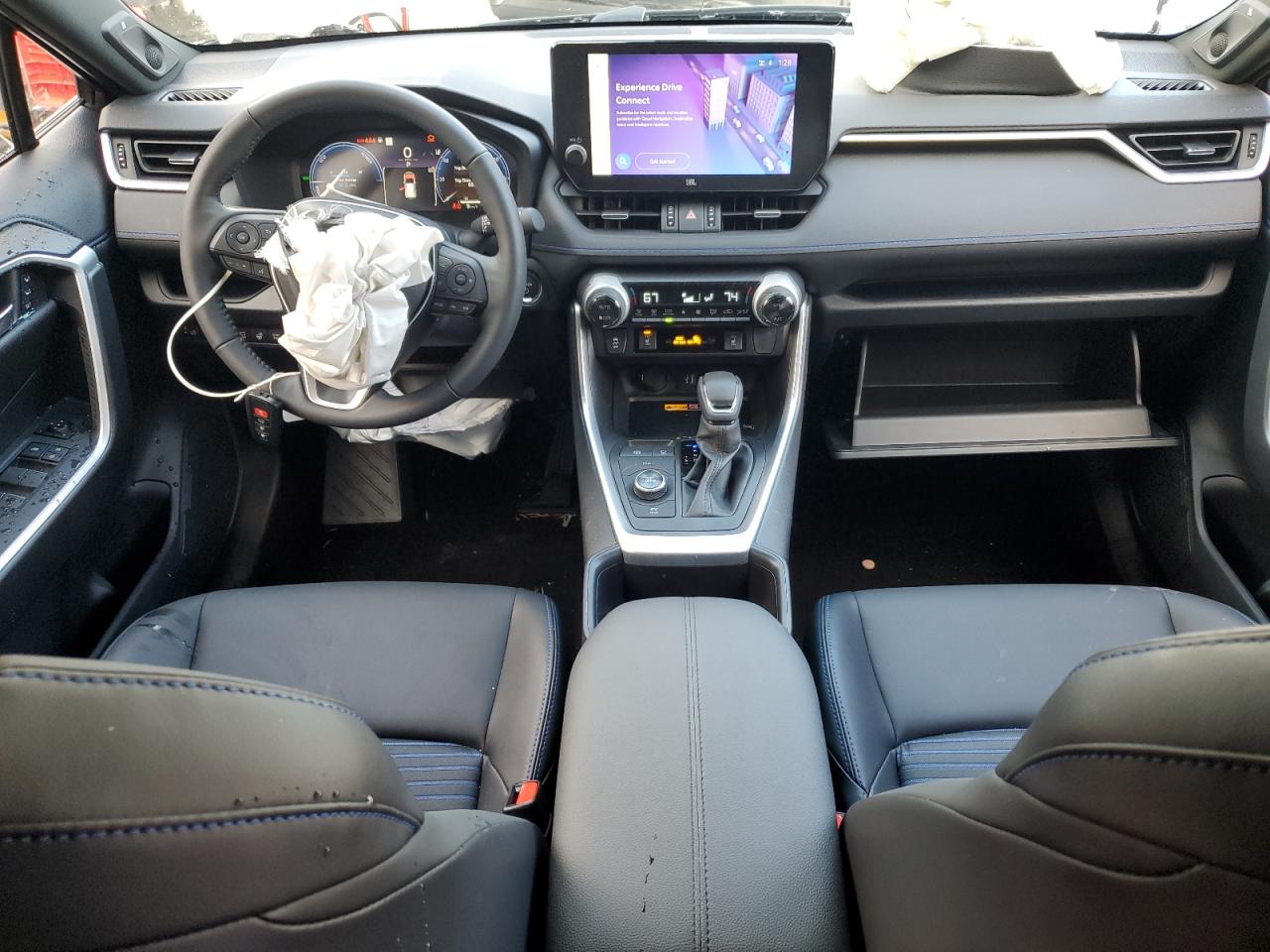 2024 Toyota RAV 4 - Image 8