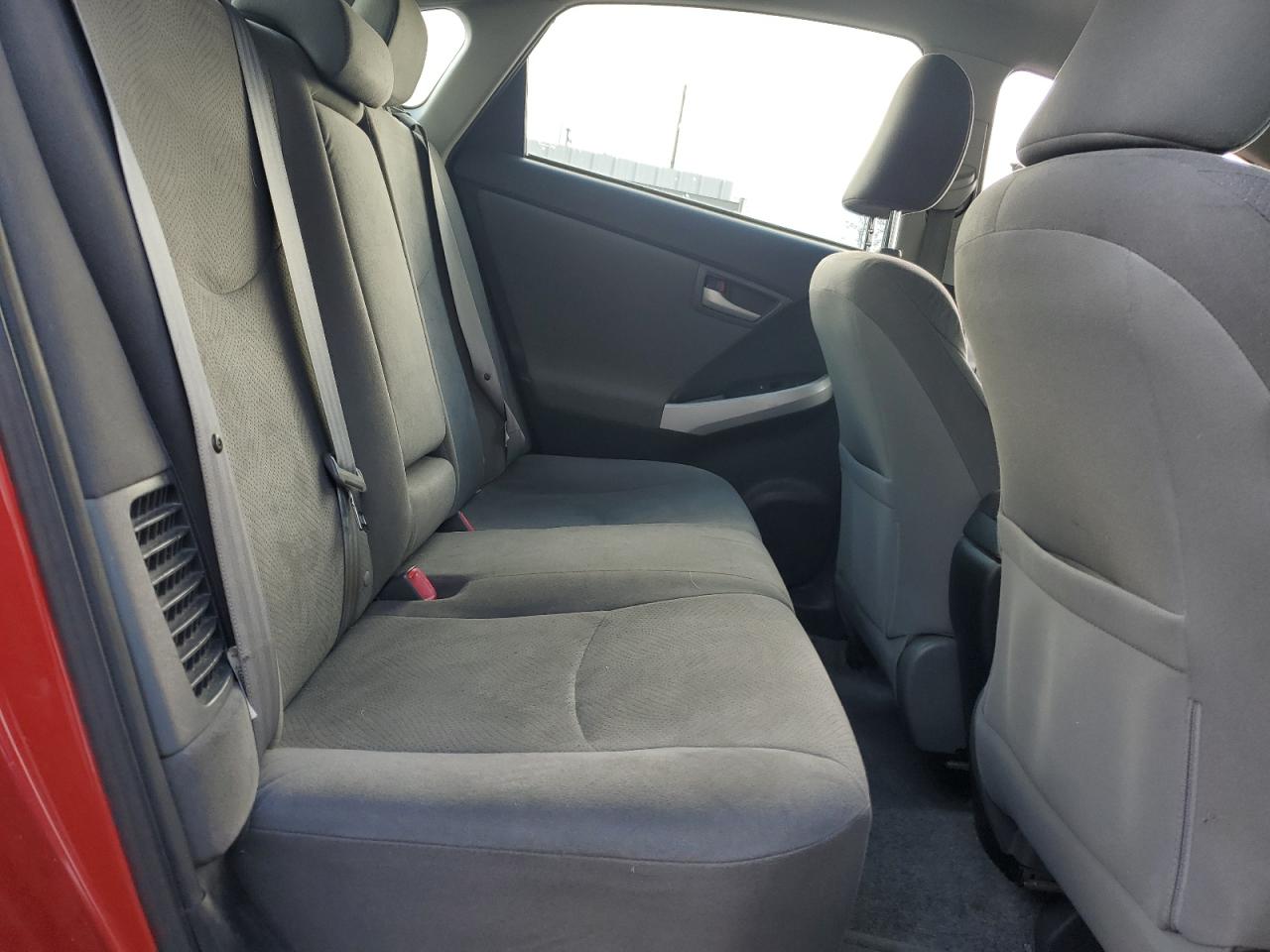 2012 Toyota Prius - Image 11