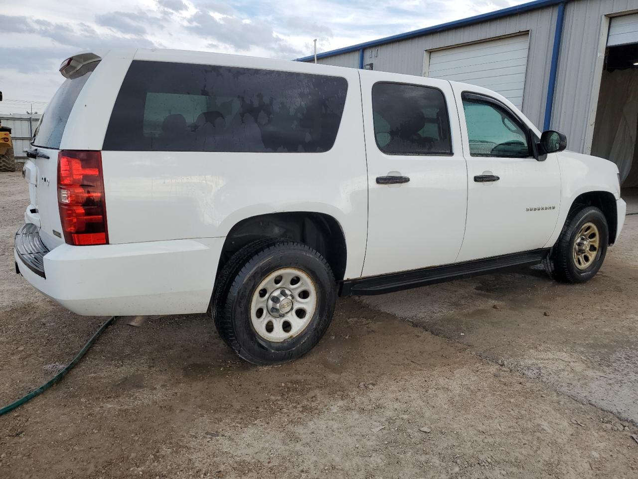 2010 Chevrolet Suburban - Image 3