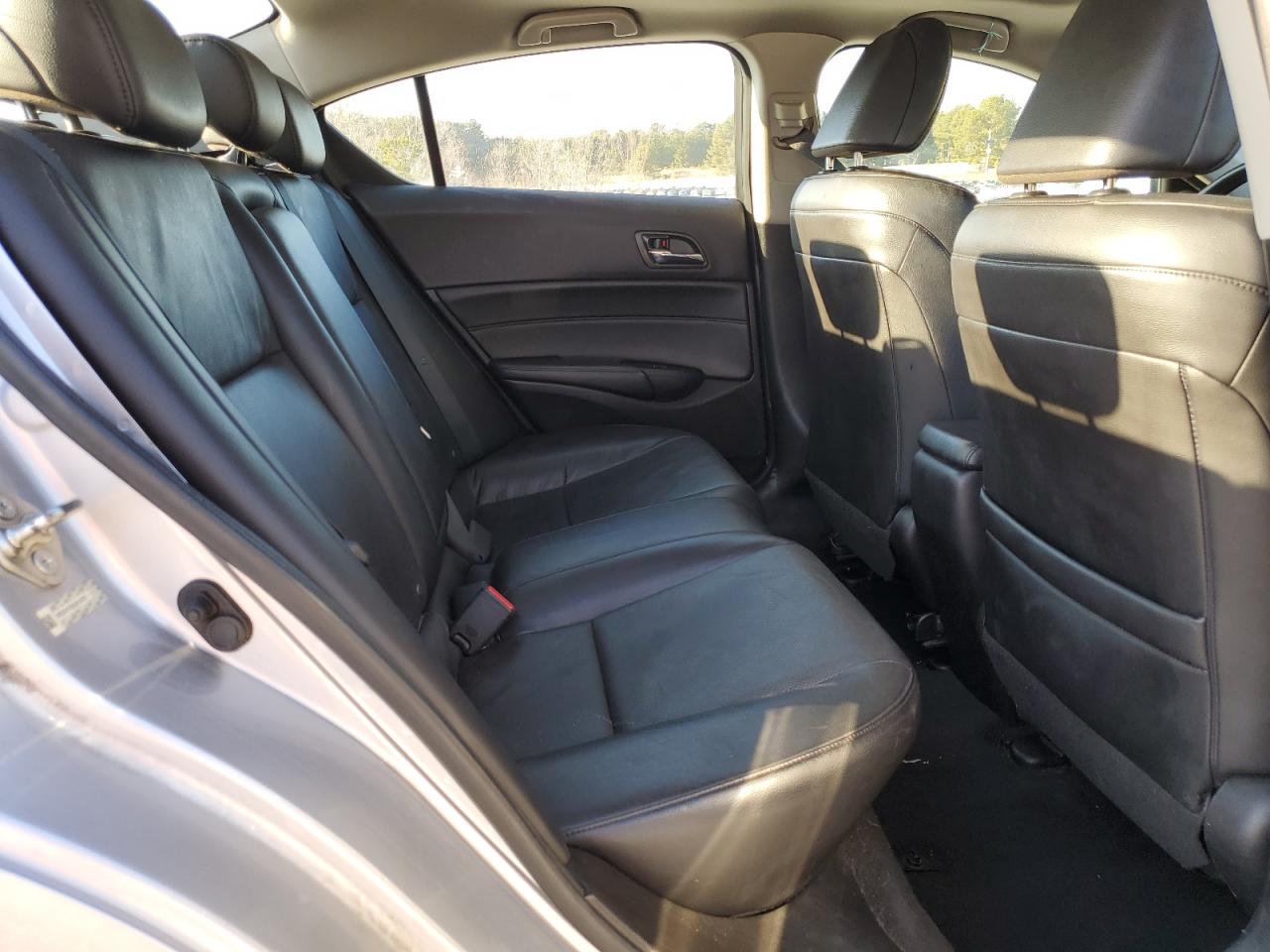 2014 Acura ILX - Image 10