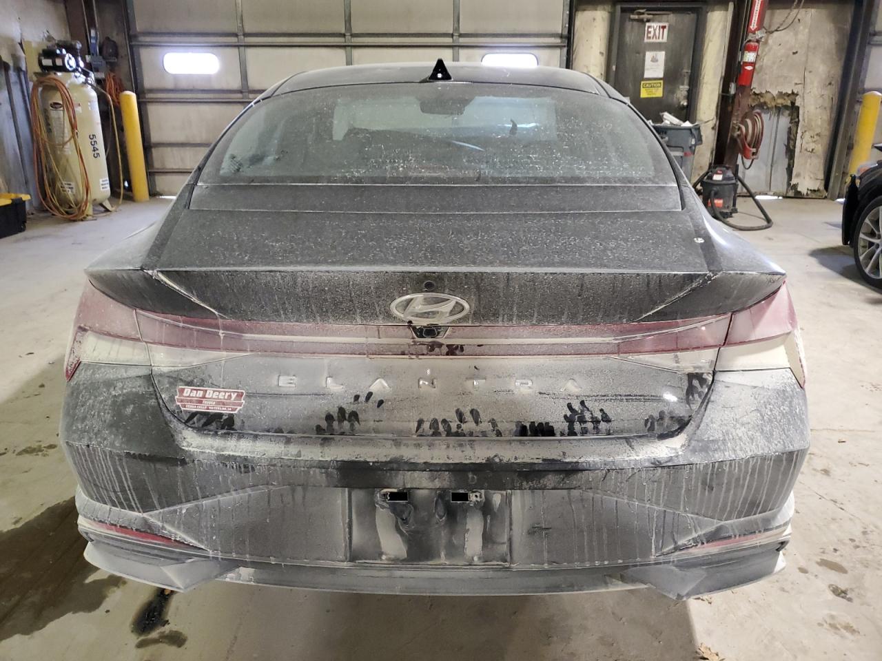 2023 Hyundai Elantra - Image 6