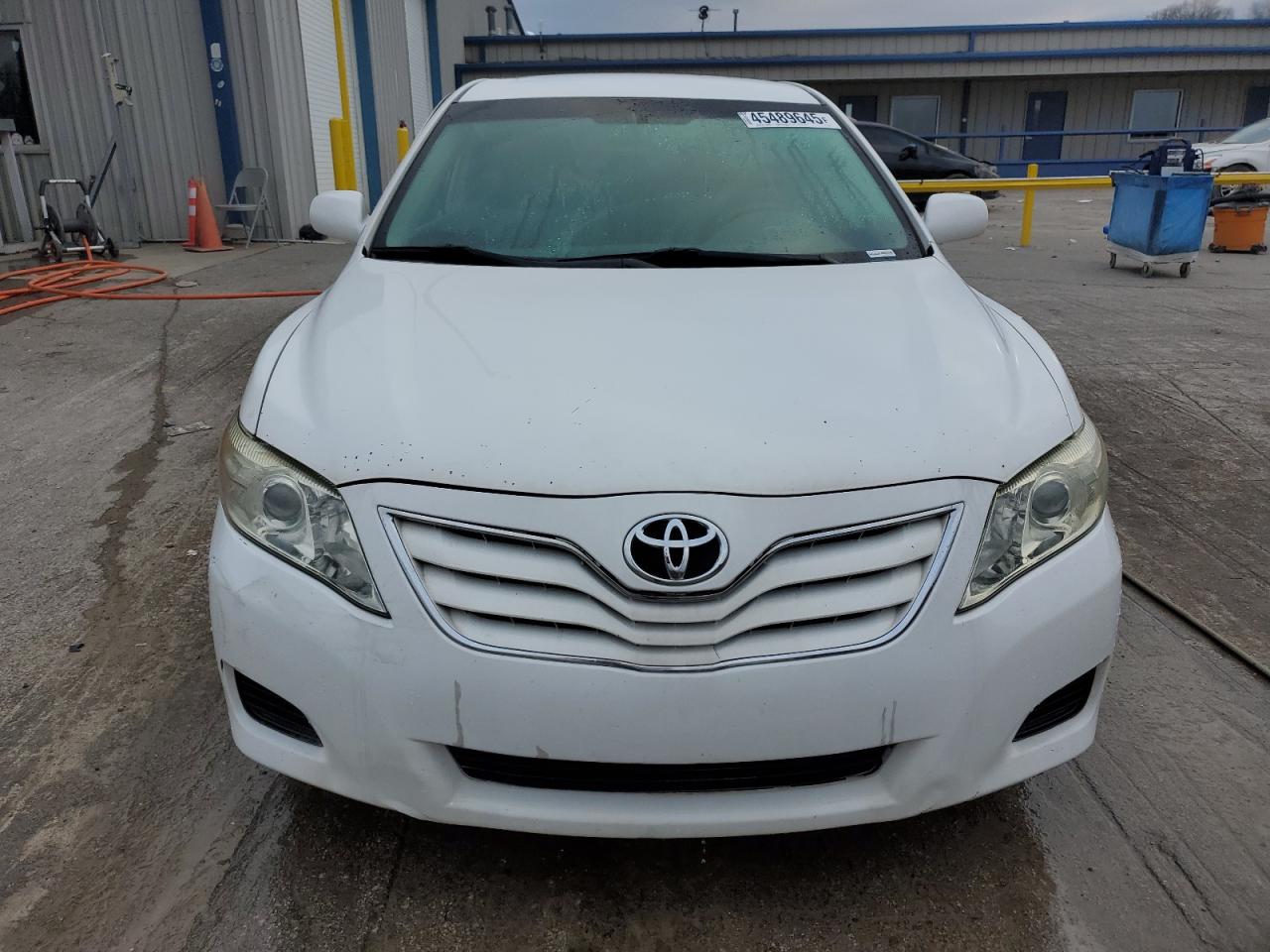 2011 Toyota Camry - Image 5